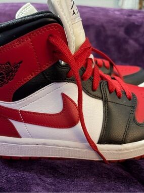 Nike Women’s Size 9 Red/Black/White High-Top Sneakers